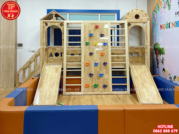 Cầu trượt gỗ trong nhà tích hợp vách leo núi cho bé TPG2-003