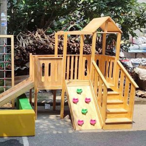 Nhà chơi cầu trượt gỗ trong nhà cho trẻ em giá rẻ TPG2-011