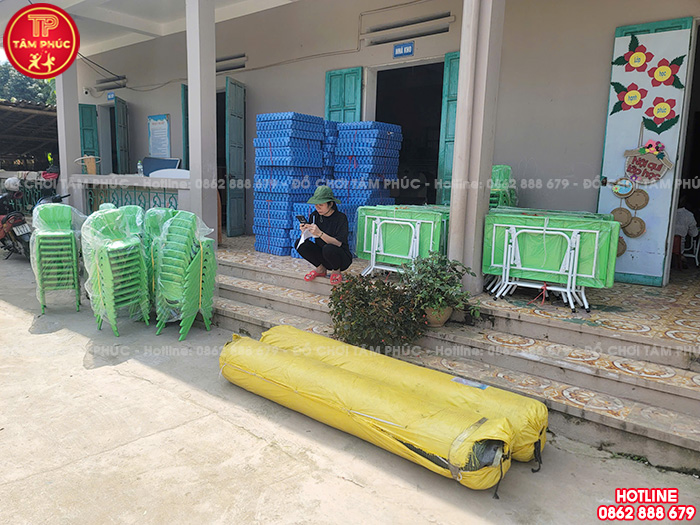 Bàn giao bàn ghế tủ kệ mầm non và đồ chơi cho trường mầm non tại Ninh Bình