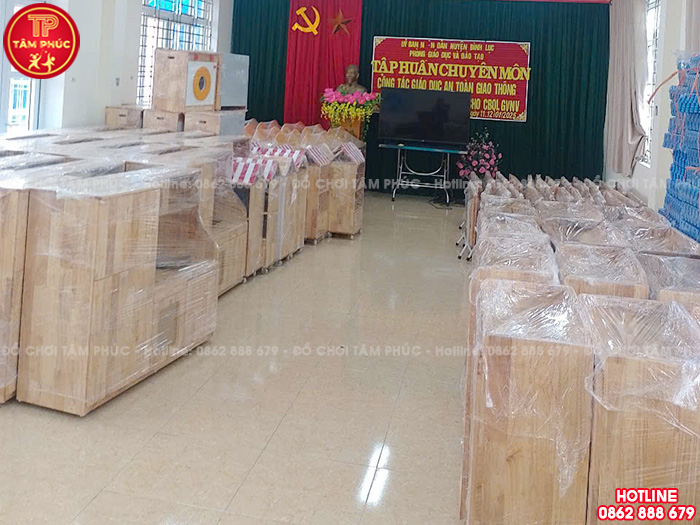Bàn giao bàn ghế tủ kệ mầm non và đồ chơi cho trường mầm non tại Ninh Bình