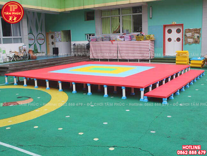 Bục sân khấu cho trường mầm non bằng nhựa nhập khẩu NK1-007