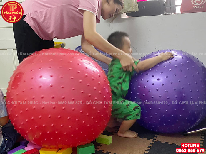 Quả bóng gai cao su cho bé vui chơi NK5-002