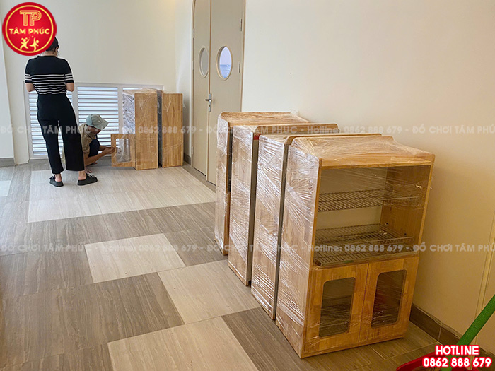 Tủ úp cốc kết hợp úp bát bằng gỗ cho trường mầm non NT7-020