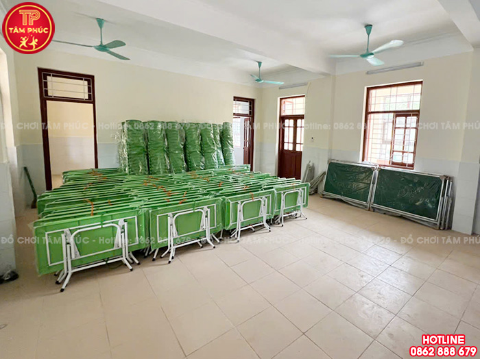 Bàn giao bàn ghế mầm non, giường ngủ cho trường mầm non tại Hà Nam