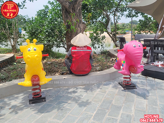Lắp đặt đồ chơi trẻ em ngoài trời cho sân vườn gia đình anh Tuấn tại Phú Thọ