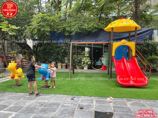 Lắp đặt sân chơi trẻ em ngoài trời cho sân khu tập thể tại Thanh Xuân, Hà Nội