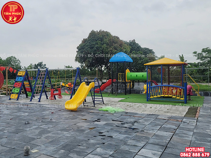 Thi công lắp đặt đồ chơi trẻ em ngoài trời cho sân cộng đồng tại Phú Xuyên, Hà Nội