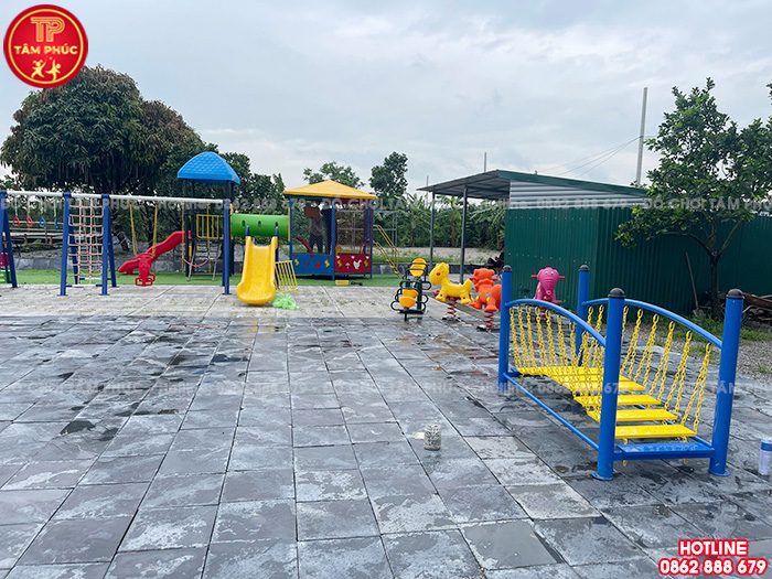 Thi công lắp đặt đồ chơi trẻ em ngoài trời cho sân cộng đồng tại Phú Xuyên, Hà Nội