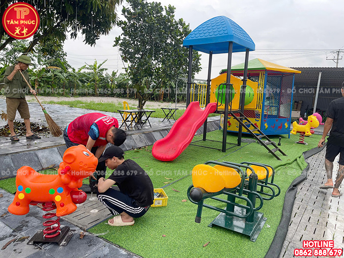 Thi công lắp đặt đồ chơi trẻ em ngoài trời cho sân cộng đồng tại Phú Xuyên, Hà Nội