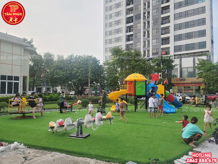 Thi công lắp đặt sân chơi trẻ em ngoài trời cho khu chung cư tại Hà Nội