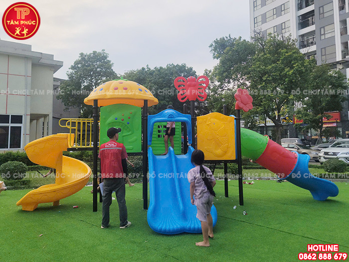 Thi công lắp đặt sân chơi trẻ em ngoài trời cho khu chung cư tại Hà Nội