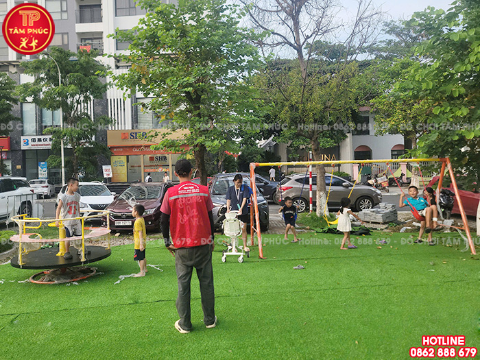 Thi công lắp đặt sân chơi trẻ em ngoài trời cho khu chung cư tại Hà Nội