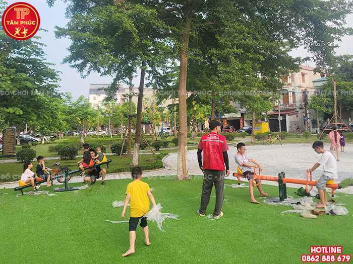 Thi công lắp đặt sân chơi trẻ em ngoài trời cho khu chung cư tại Hà Nội