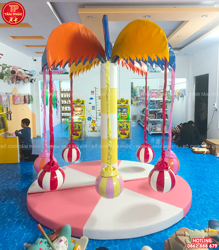 Đu quay cây dừa nhập khẩu cho nhà bóng liên hoàn trong nhà TP-KVC-003