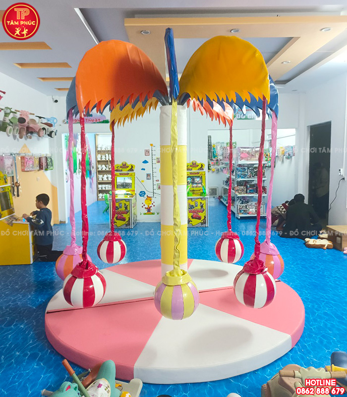 Đu quay cây dừa nhập khẩu cho nhà bóng liên hoàn trong nhà TP-KVC-003