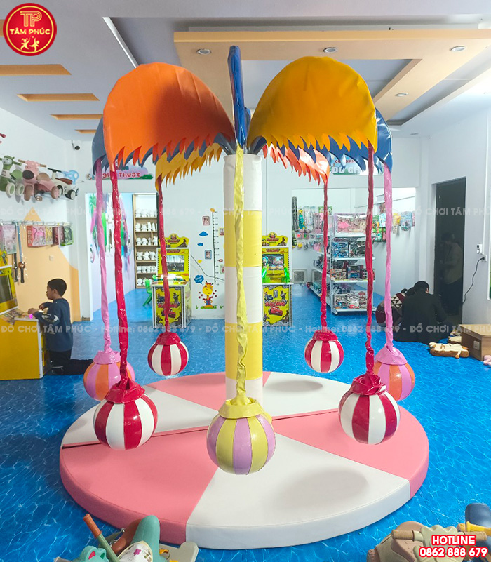 Đu quay cây dừa nhập khẩu cho nhà bóng liên hoàn trong nhà TP-KVC-003