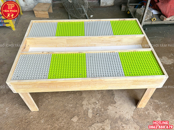 Bàn Lego cho bé mầm non bằng gỗ tự nhiên NT1-018