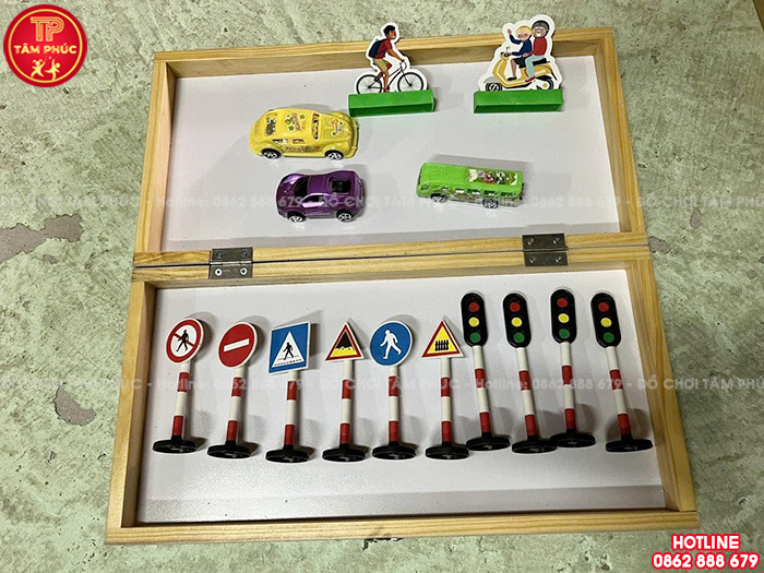 Bộ sa bàn giao thông cho bé mầm non bằng gỗ thông TTO-077