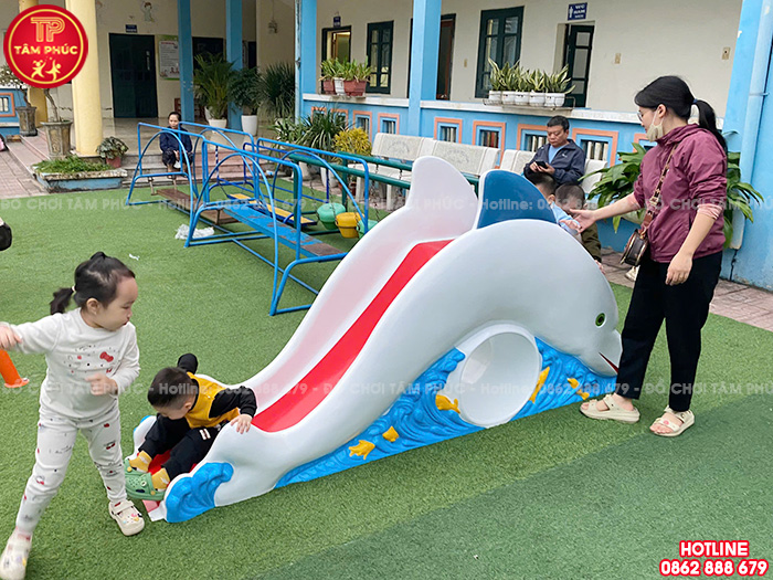 Bàn giao thiết bị và lắp đồ chơi ngoài trời cho trường mầm non tại Bắc Ninh