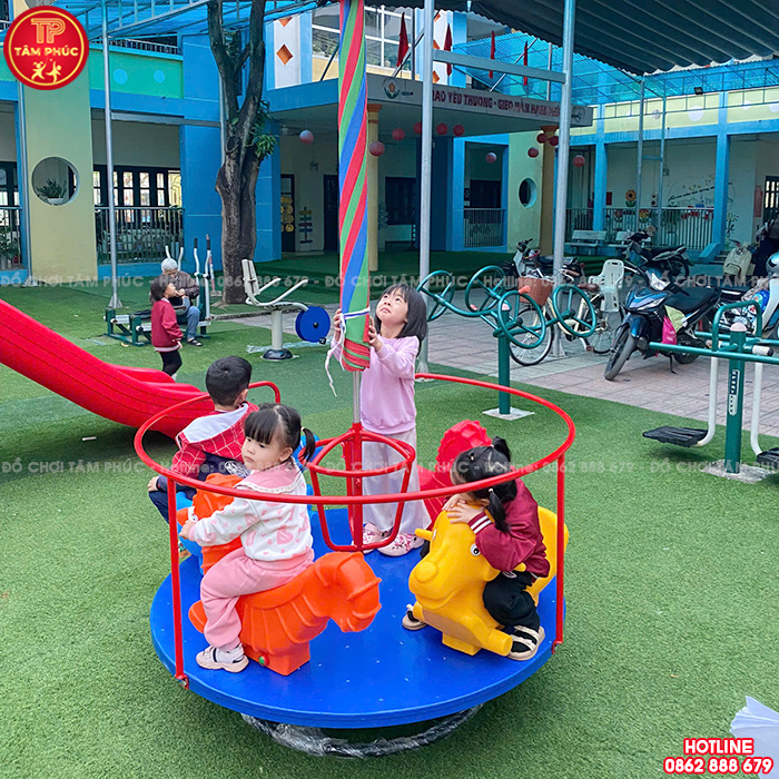 Bàn giao thiết bị và lắp đồ chơi ngoài trời cho trường mầm non tại Bắc Ninh