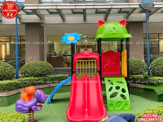 Công trình: Thi công lắp đặt đồ chơi ngoài trời trẻ em cho khu chung cư tại Hà Nội