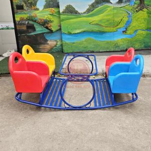 Bập bênh đế cong cho bé mầm non 4 ghế ngồi nhựa TP3-025