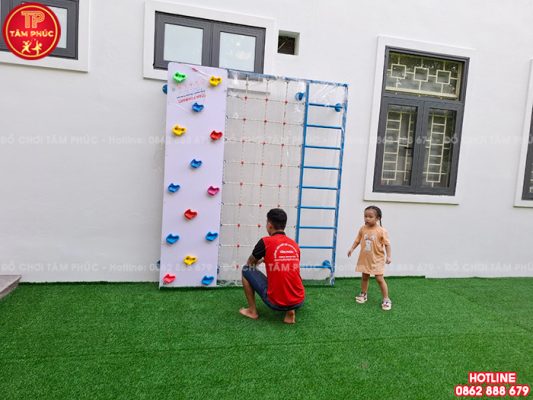 Bộ vách leo núi trong nhà cho bé – Xu hướng thiết kế không gian vận động hiện đại năm 2026