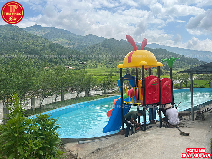 Cầu trượt bể bơi 2 khối mái thỏ máng xoăn - đôi TP12-028