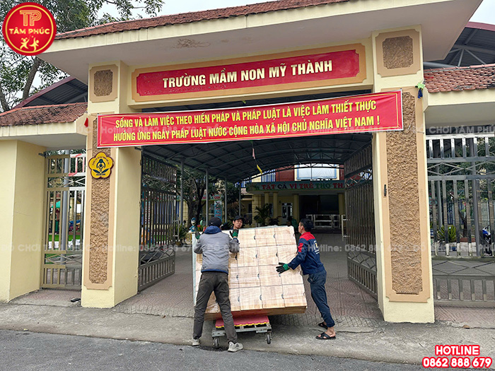 Bàn giao thiết bị mầm non và lắp đặt đồ chơi ngoài trời cho trường mầm non tại Hưng Yên