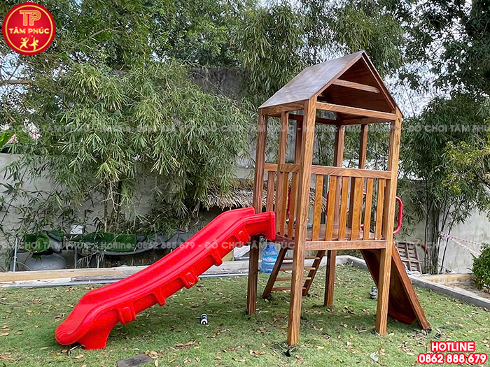 Lắp đặt đồ chơi vận động bằng gỗ ngoài trời cho sân vườn gia đình anh Phong