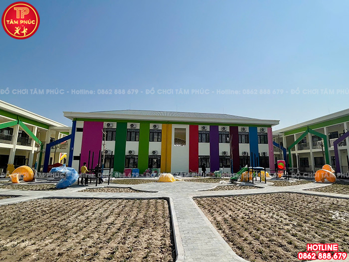 Thi công lắp đặt sân chơi ngoài trời cho trường mầm non mới xây tại Quảng Ninh