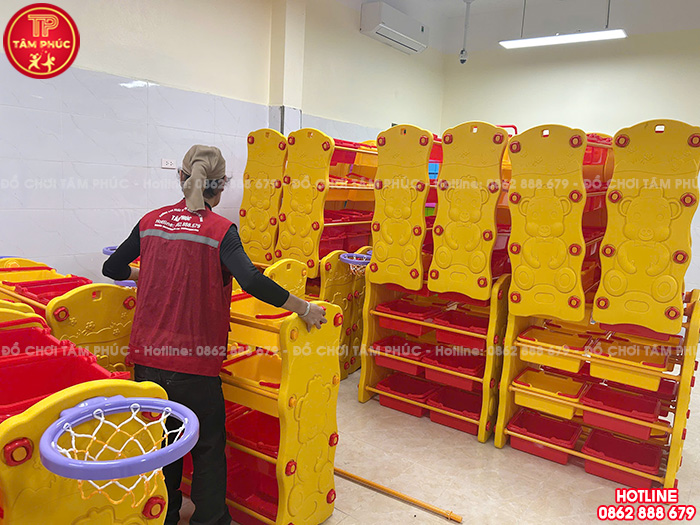 Thi công lắp đặt sân chơi ngoài trời cho trường mầm non mới xây tại Quảng Ninh