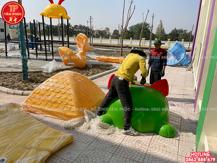 Thi công lắp đặt sân chơi ngoài trời cho trường mầm non mới xây tại Quảng Ninh
