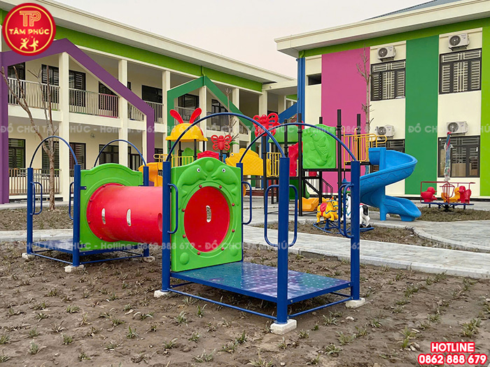 Thi công lắp đặt sân chơi ngoài trời cho trường mầm non mới xây tại Quảng Ninh