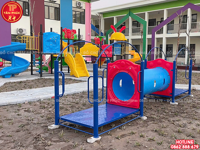 Thi công lắp đặt sân chơi ngoài trời cho trường mầm non mới xây tại Quảng Ninh