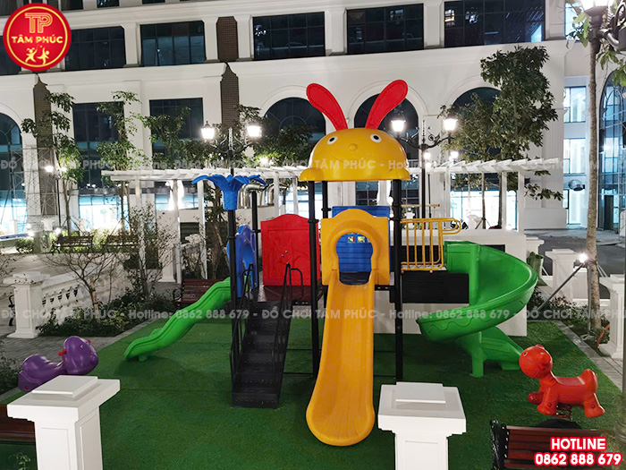 Công trình thi công lắp đặt đồ chơi ngoài trời cho sân khu chung cư tại Hà Nội