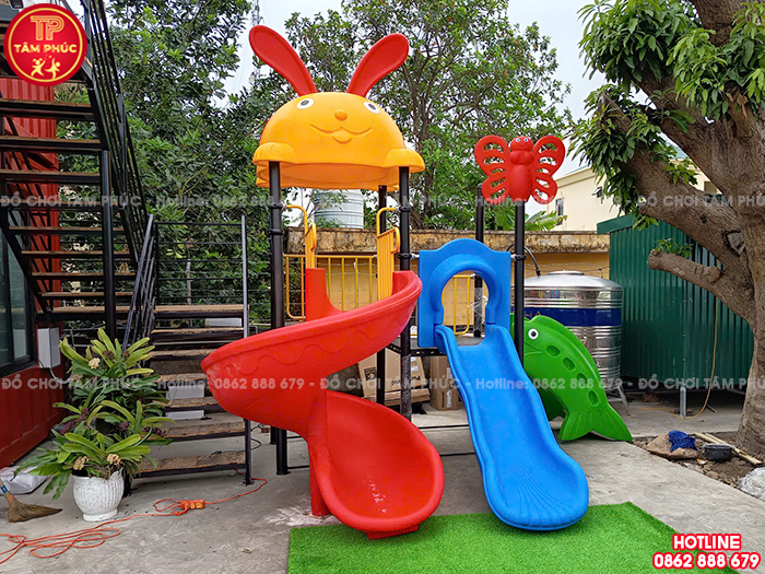 Lắp đặt đồ chơi ngoài trời cho sân vườn gia đình anh Hưng tại Vĩnh Phúc