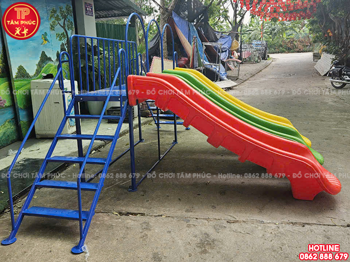 Cầu trượt bể bơi 3 máng trượt nhựa nhập khẩu TP12-030
