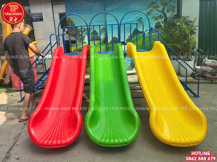 Cầu trượt ngoài trời 3 máng nhựa nhập khẩu cho bé TP5-011