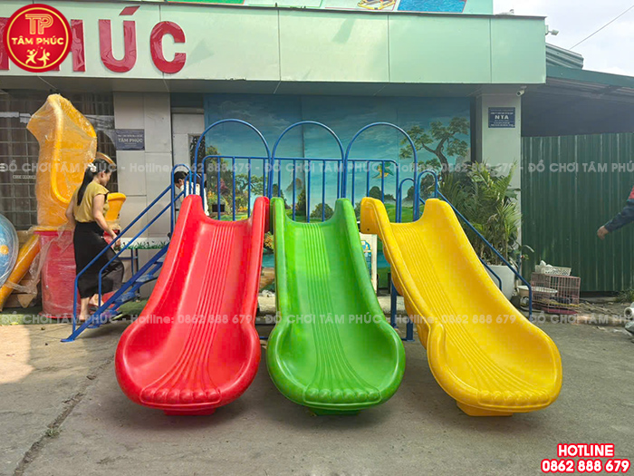 Cầu trượt ngoài trời 3 máng nhựa nhập khẩu cho bé TP5-011