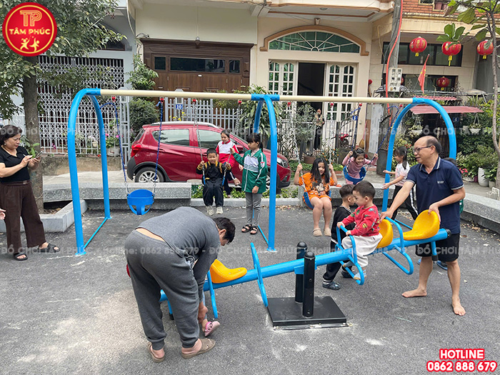 Lắp đặt thiết bị thể dục và đồ chơi ngoài trời cho sân tập thể tại Quảng Ninh