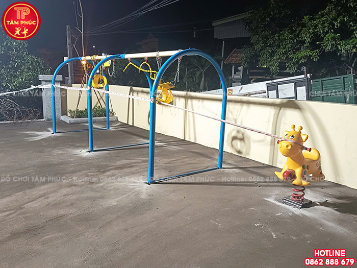 Lắp đặt thiết bị thể dục và đồ chơi ngoài trời cho sân tập thể tại Quảng Ninh