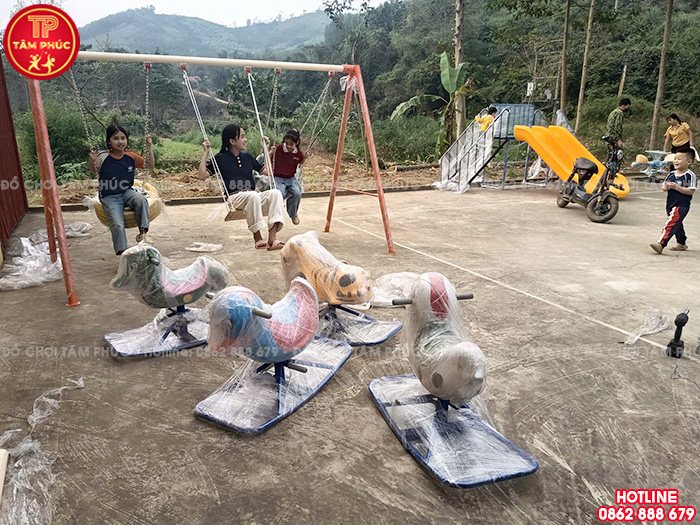 Thi công lắp đặt sân chơi trẻ em tại nhà văn hoá thôn thuộc tỉnh Thái Nguyên