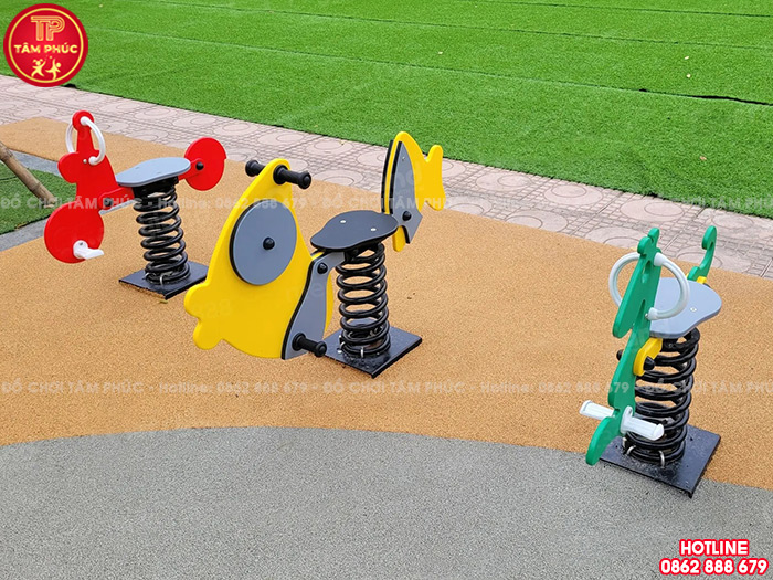 Tiêu chí kỹ thuật và thẩm mỹ khi chọn thú nhún lò xo nhựa HDPE cho trường mầm non quốc tế