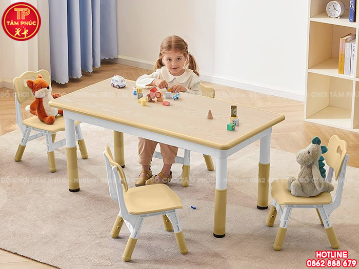 Bàn cho bé mầm non bằng nhựa hình chữ nhật nhập khẩu NK1-009