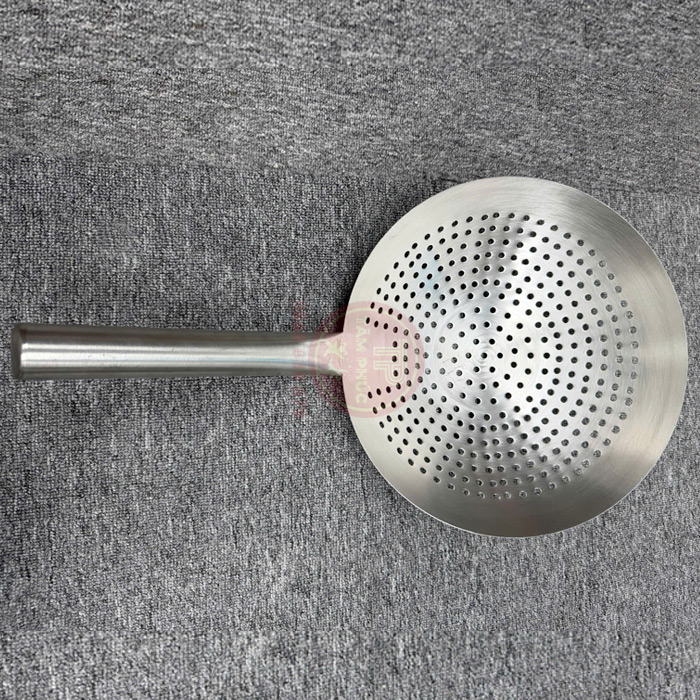 NT8-030-chao-to-can-ngan-cho-truong-mam-non-2 Chao to cán ngắn cho trường mầm non NT8-030