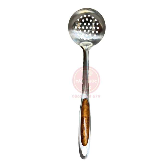NT8-032-muoi-thung-inox-can-dao-cho-nha-bep-truong-mam-non-1 Muôi thủng inox cán đào cho nhà bếp trường mầm non NT8-032