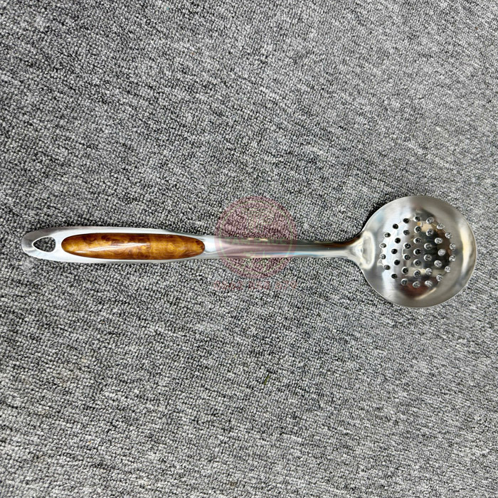 NT8-032-muoi-thung-inox-can-dao-cho-nha-bep-truong-mam-non-2