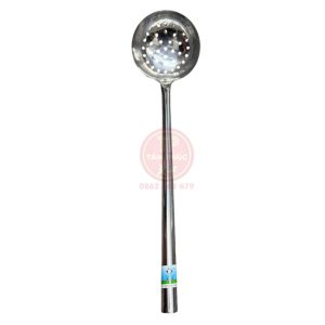 Muôi xào thủng inox cán dài 52cm cho trường mầm non NT8-035