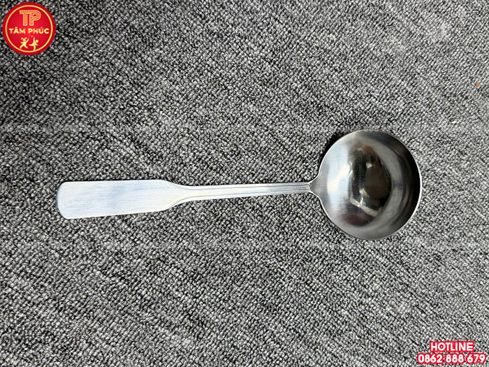 Môi múc canh inox cán bẹt cho trường mầm non NT8-037